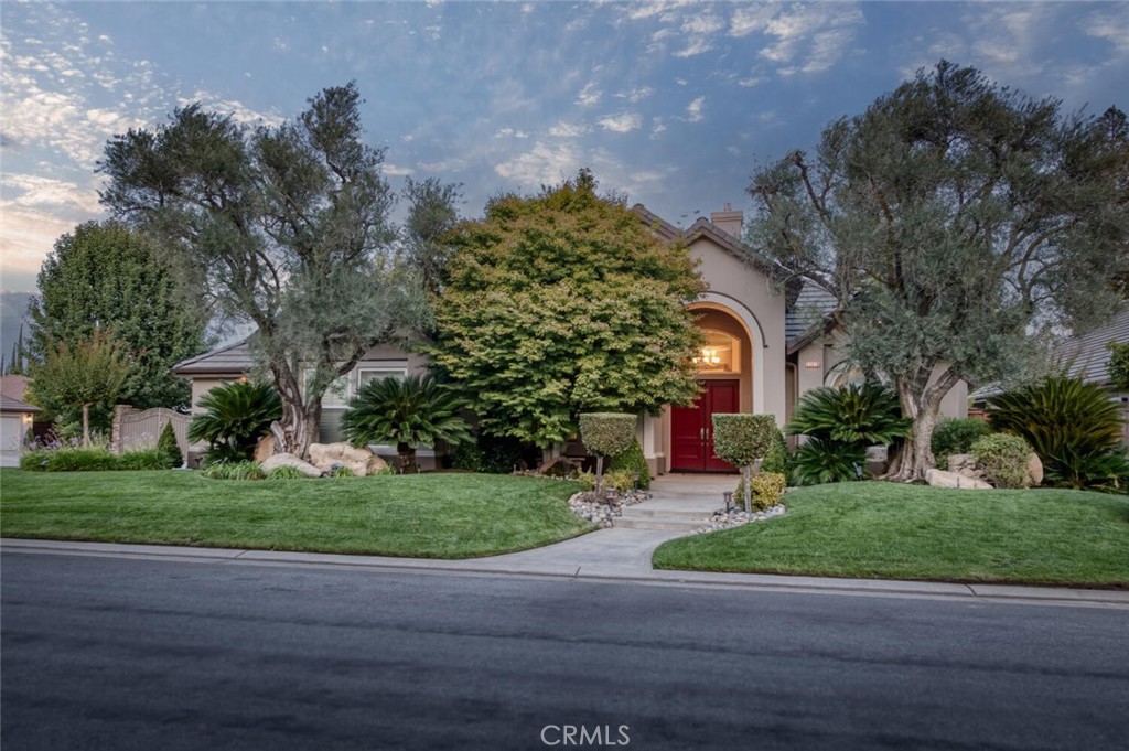 10678 N Medinah Cir, Fresno, CA 93730