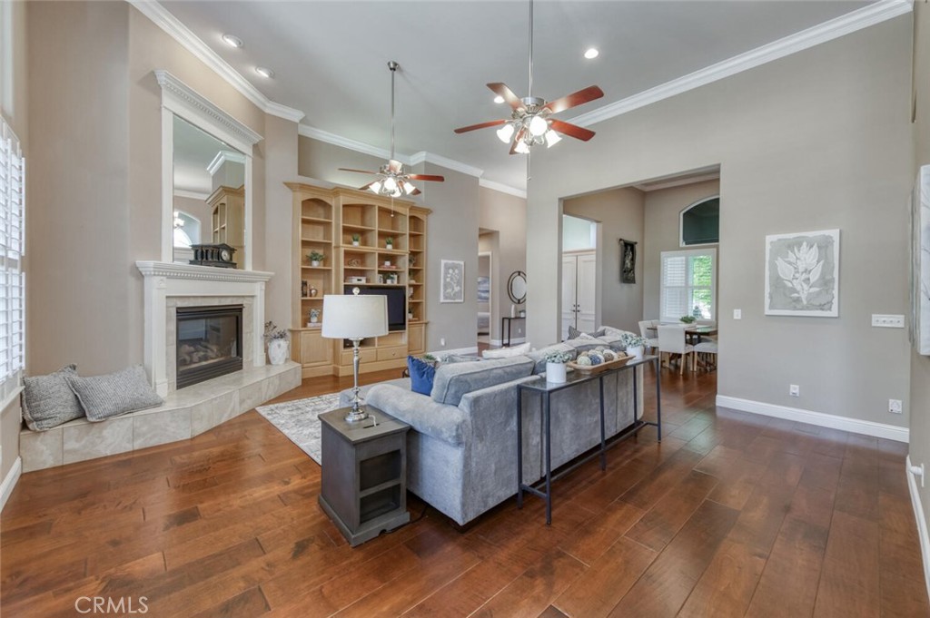 10678 N Medinah Cir, Fresno, CA 93730