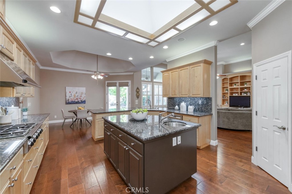 10678 N Medinah Cir, Fresno, CA 93730