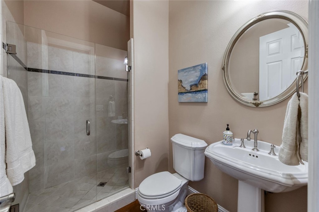 10678 N Medinah Cir, Fresno, CA 93730