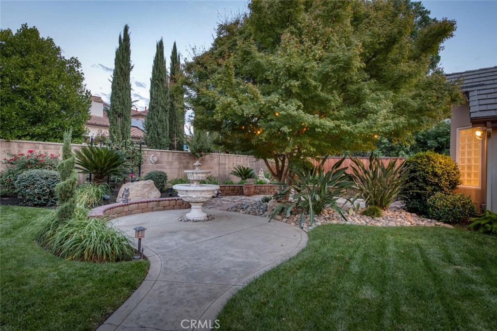 10678 N Medinah Cir, Fresno, CA 93730