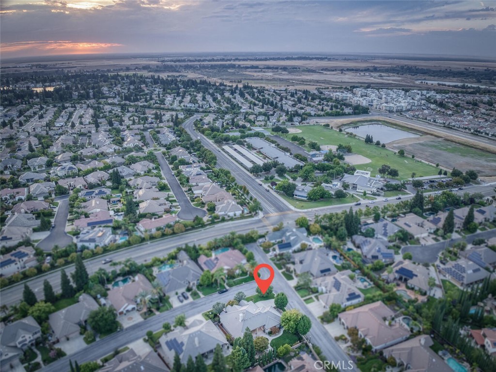 10678 N Medinah Cir, Fresno, CA 93730