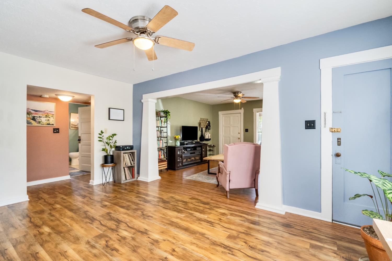 1487 N Roosevelt Ave, Fresno, CA 93728