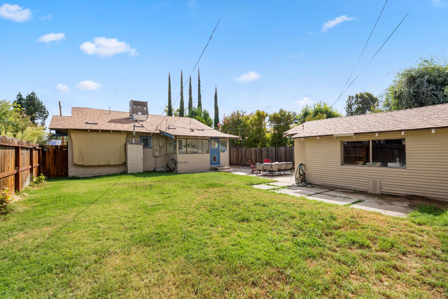 1487 N Roosevelt Ave, Fresno, CA 93728
