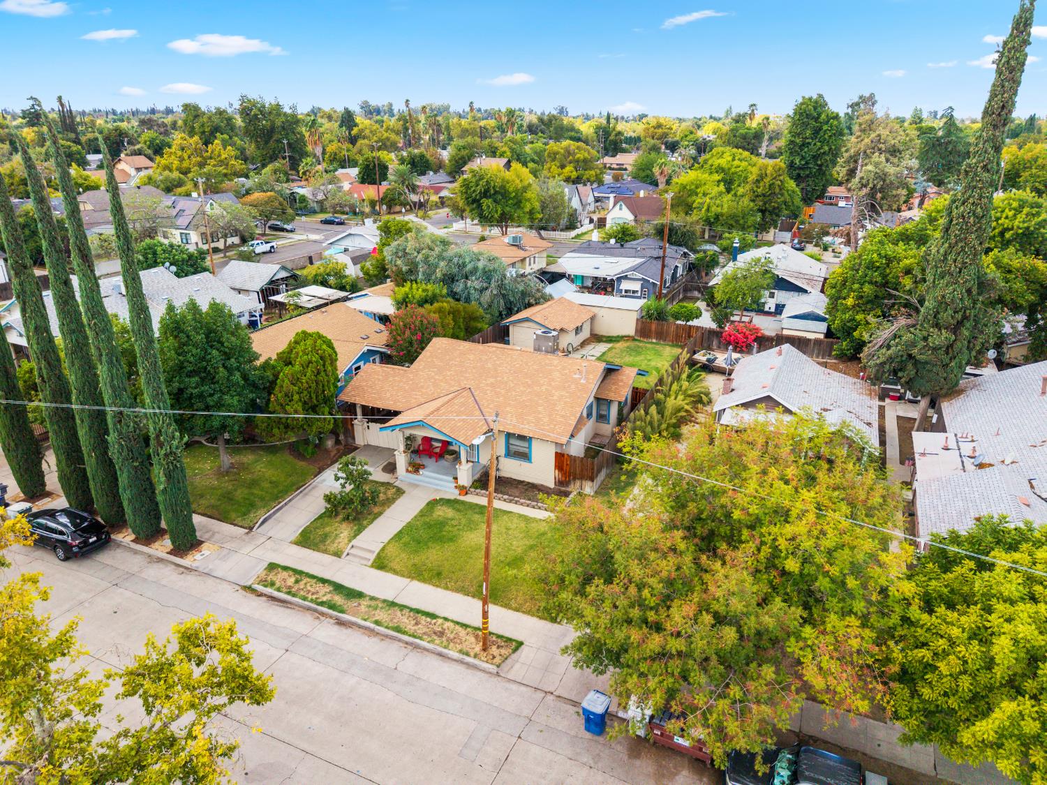 1487 N Roosevelt Ave, Fresno, CA 93728
