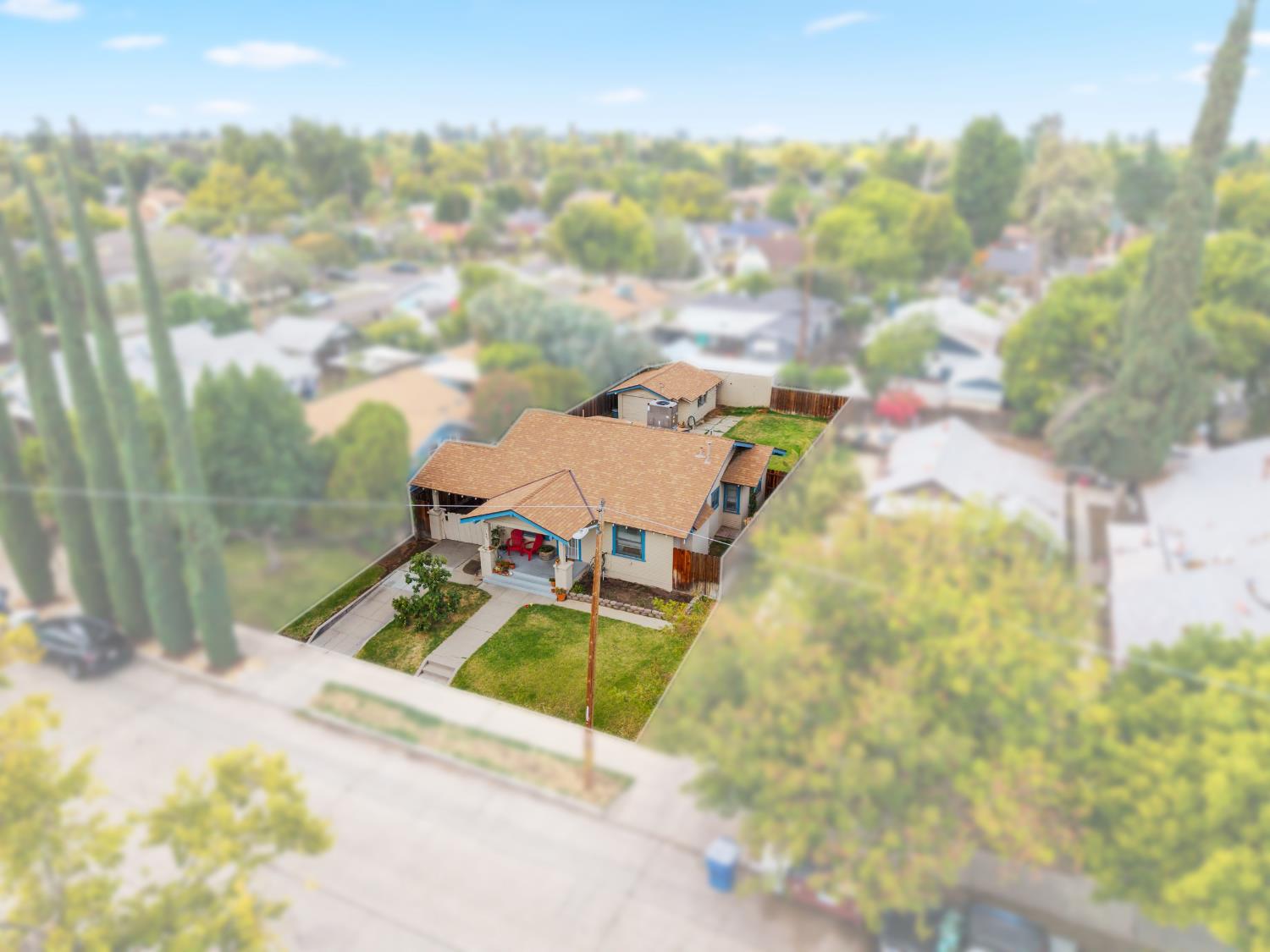 1487 N Roosevelt Ave, Fresno, CA 93728