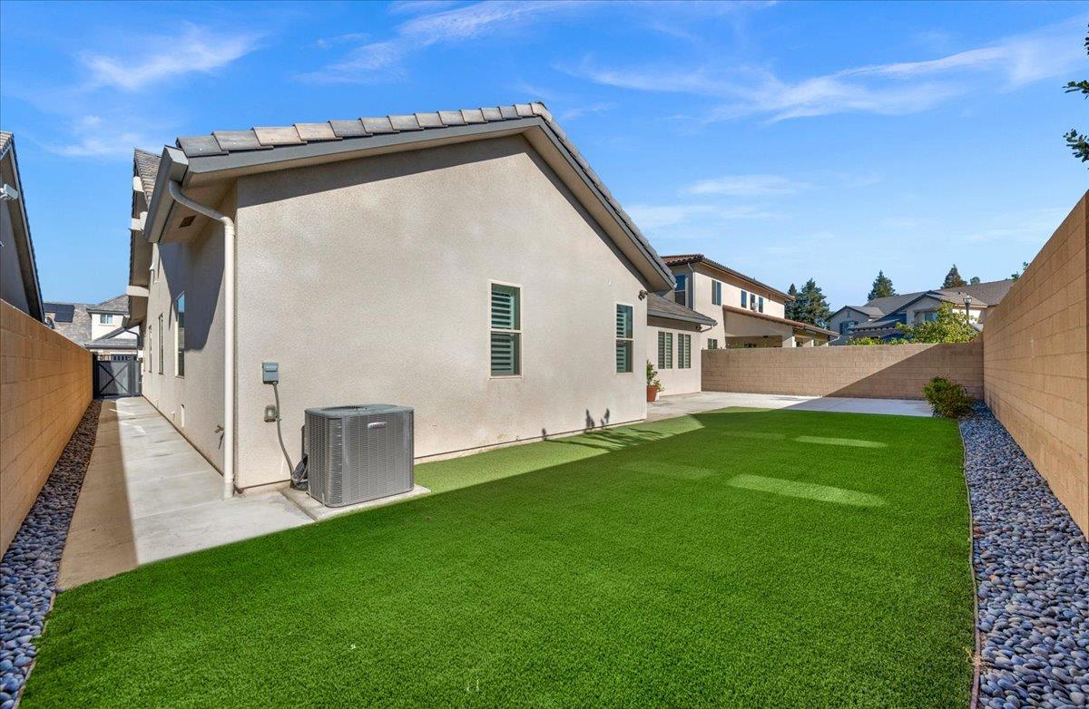 2117 E BIRDIE, Fresno, CA 93730