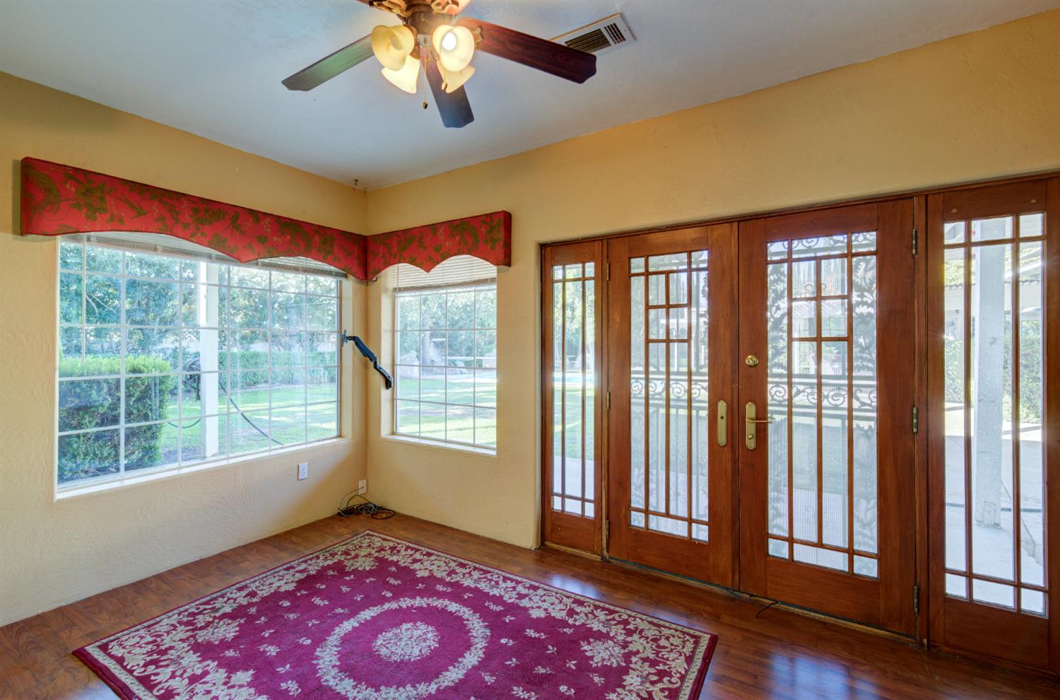 4895 N Thorne Ave, Fresno, CA 93704