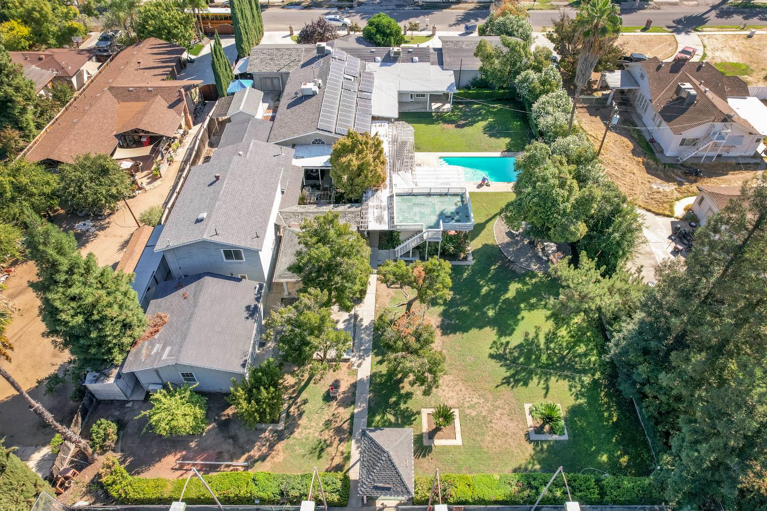 4895 N Thorne Ave, Fresno, CA 93704