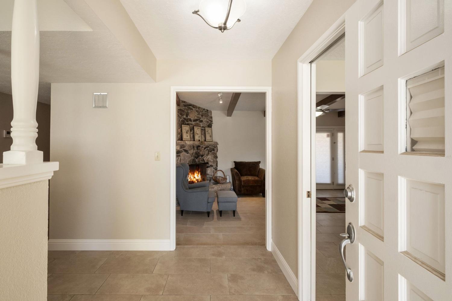 696 W Celeste Ave, Fresno, CA 93704