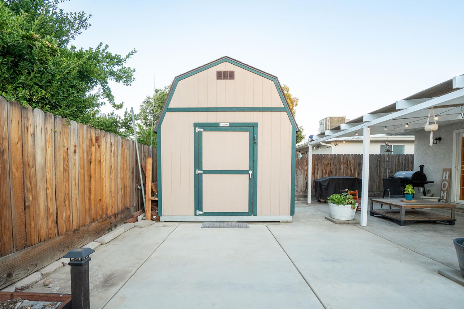 4561 E Norwich Ave, Fresno, CA 93726