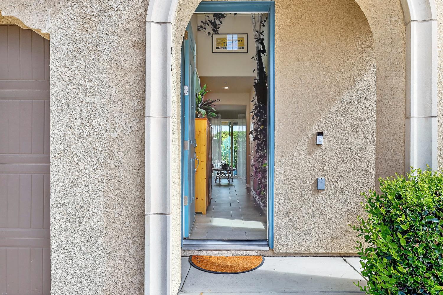 560 N Elise Ln, Fresno, CA 93727