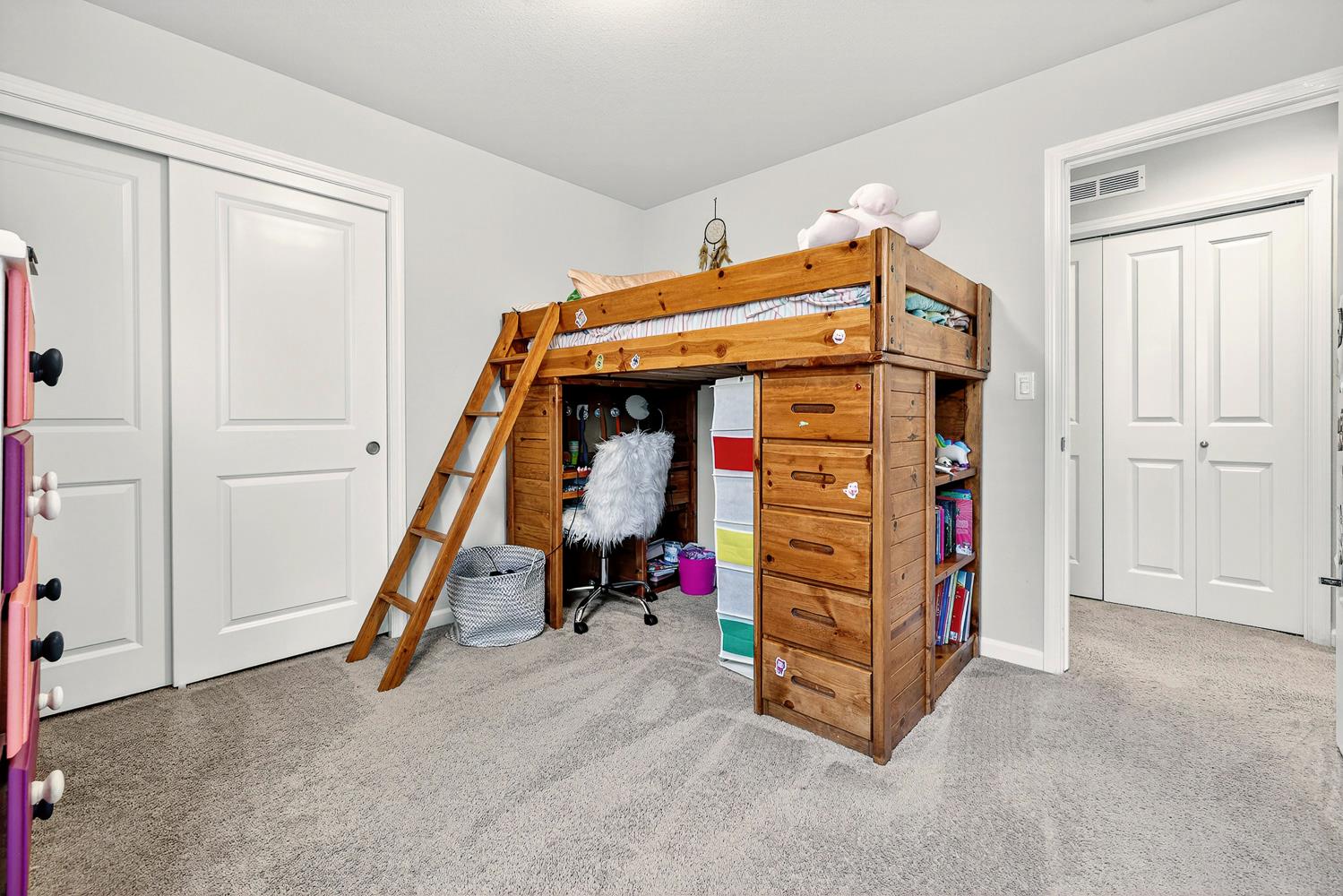 560 N Elise Ln, Fresno, CA 93727