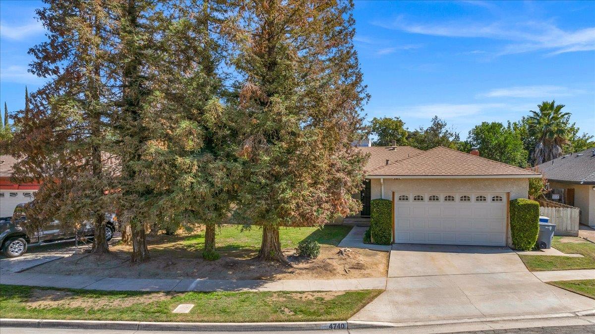 4740 N Valeria St, Fresno, CA 93726