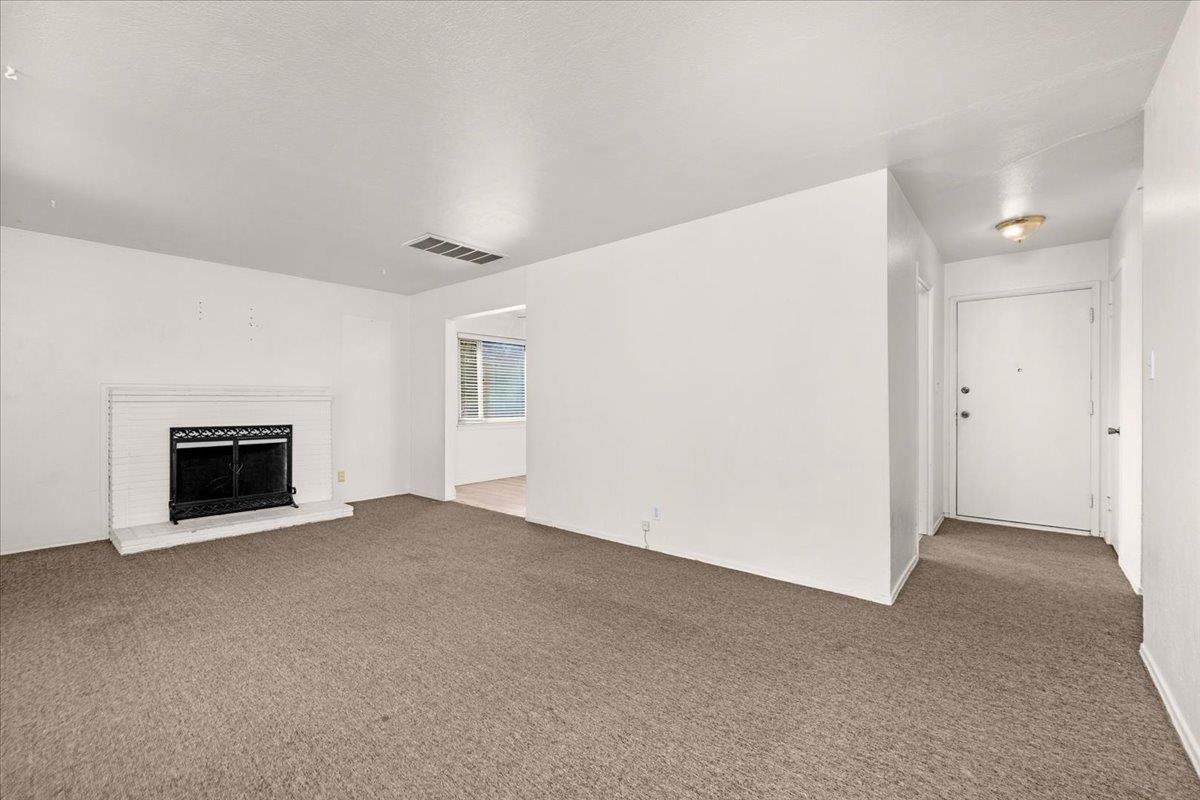 4740 N Valeria St, Fresno, CA 93726