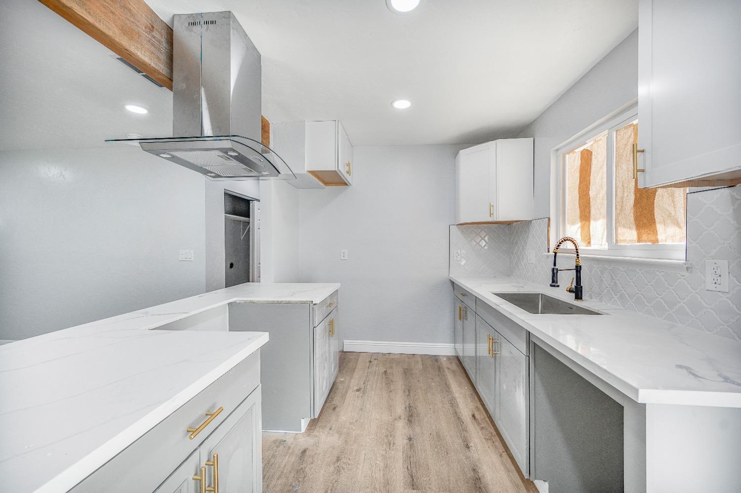 5934 E Dakota Ave, Fresno, CA 93727