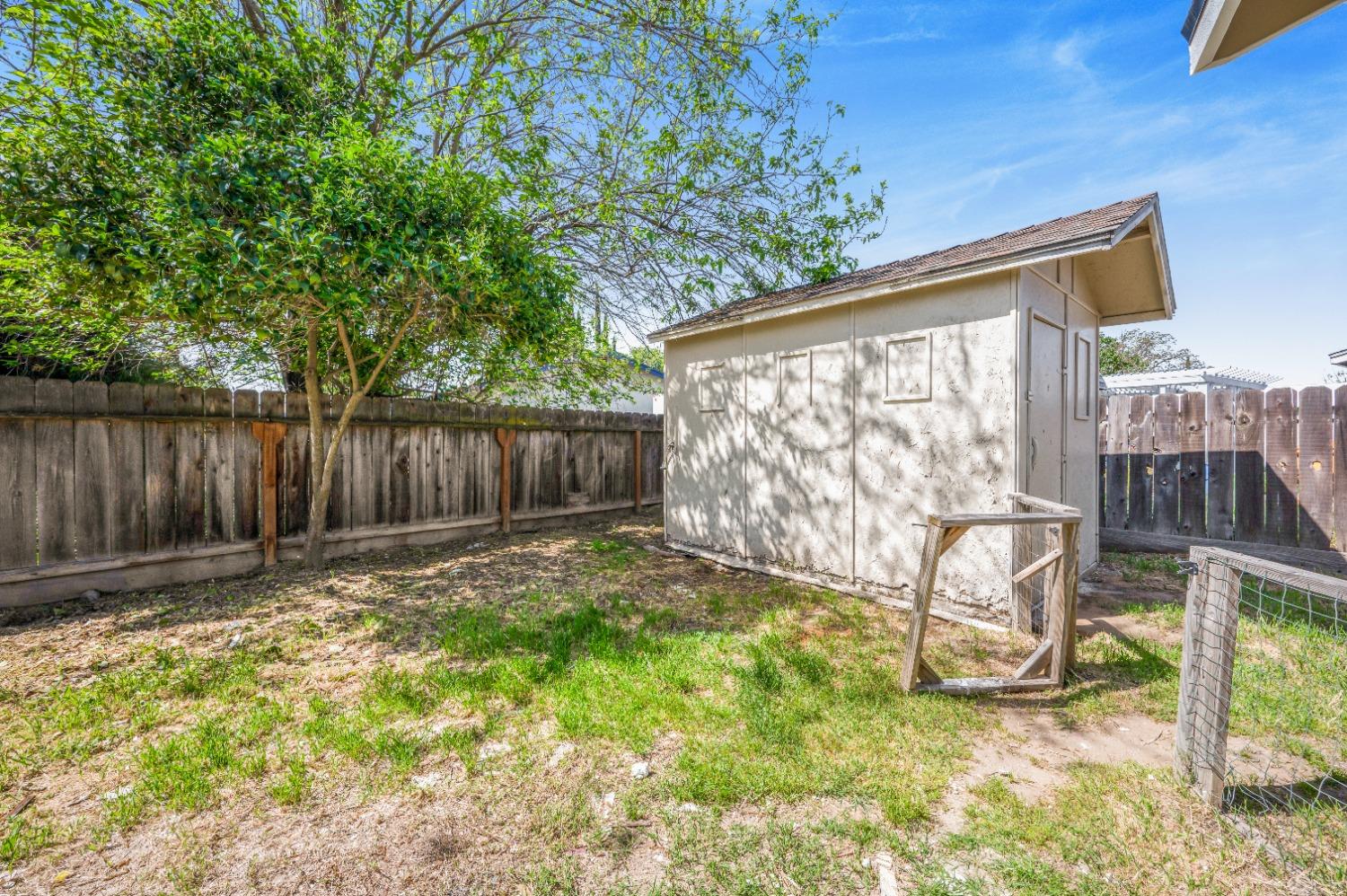 5934 E Dakota Ave, Fresno, CA 93727