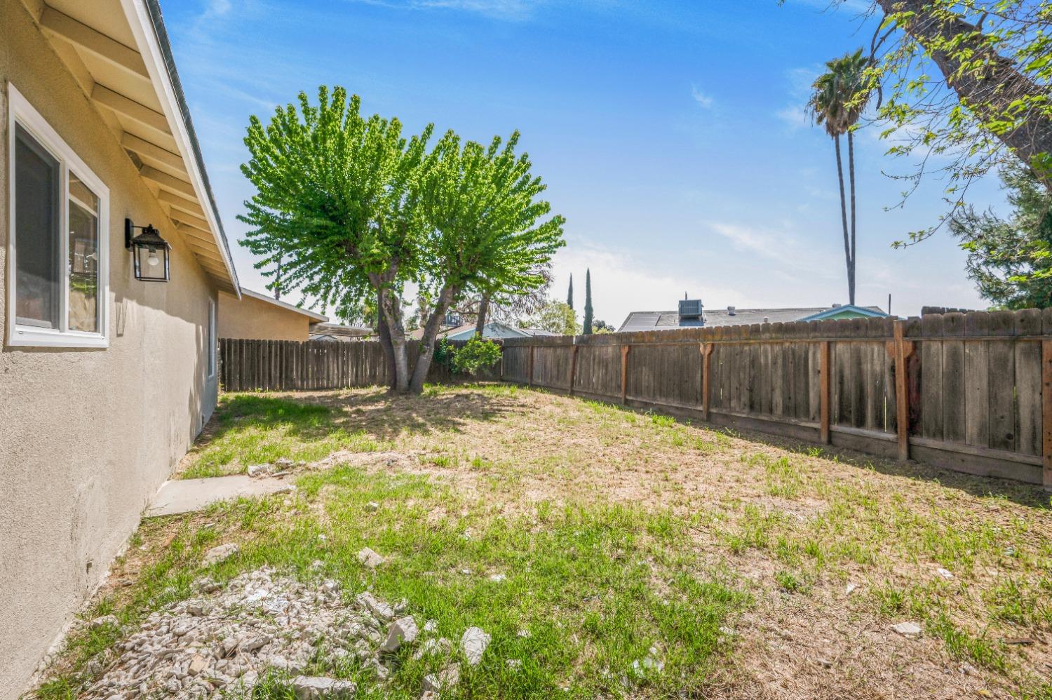 5934 E Dakota Ave, Fresno, CA 93727