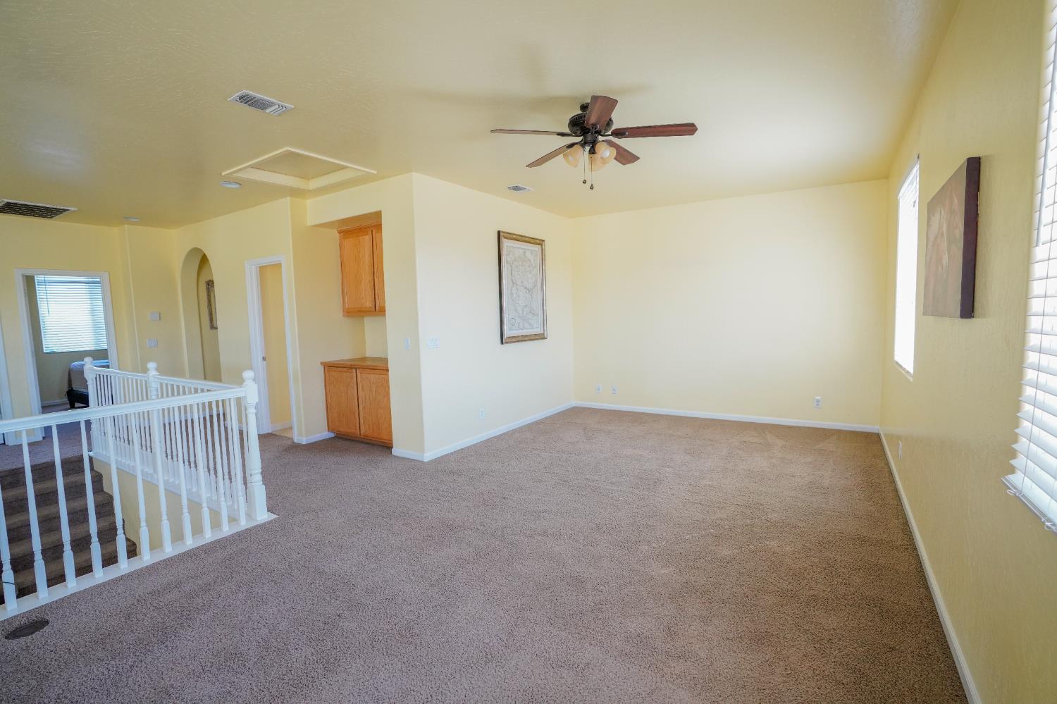 1976 N Belvedere Ave N, Fresno, CA 93722