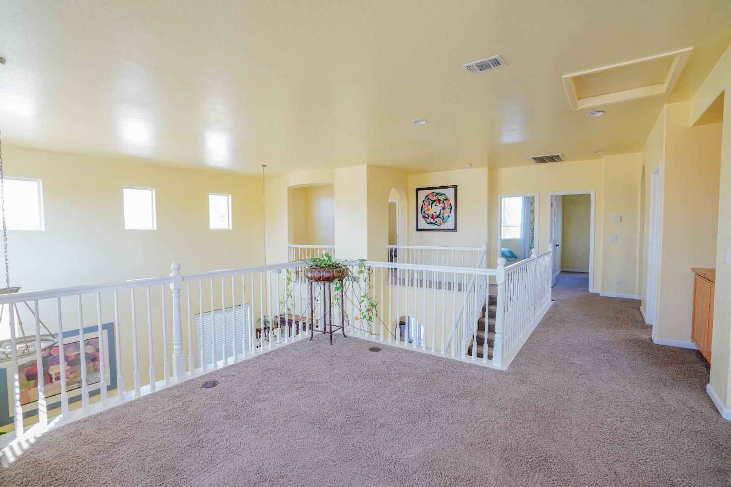 1976 N Belvedere Ave N, Fresno, CA 93722