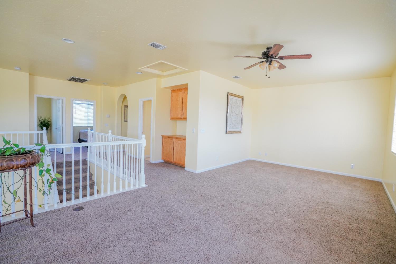 1976 N Belvedere Ave N, Fresno, CA 93722
