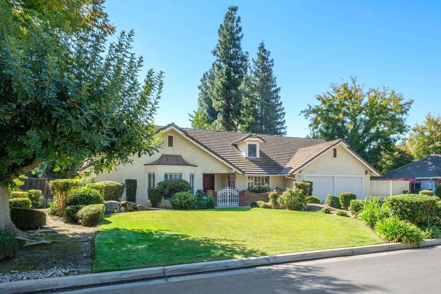 3737 W Minarets Ave, Fresno, CA 93711