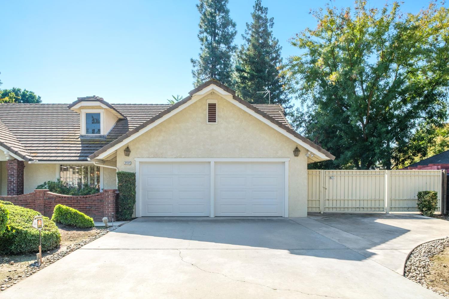 3737 W Minarets Ave, Fresno, CA 93711
