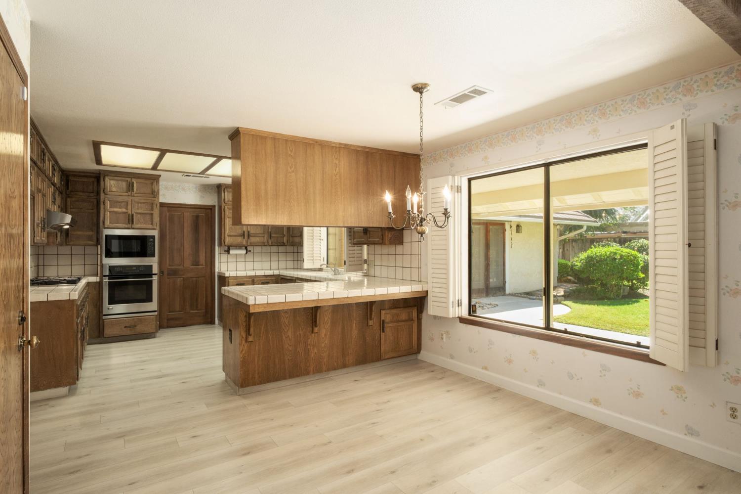 3737 W Minarets Ave, Fresno, CA 93711