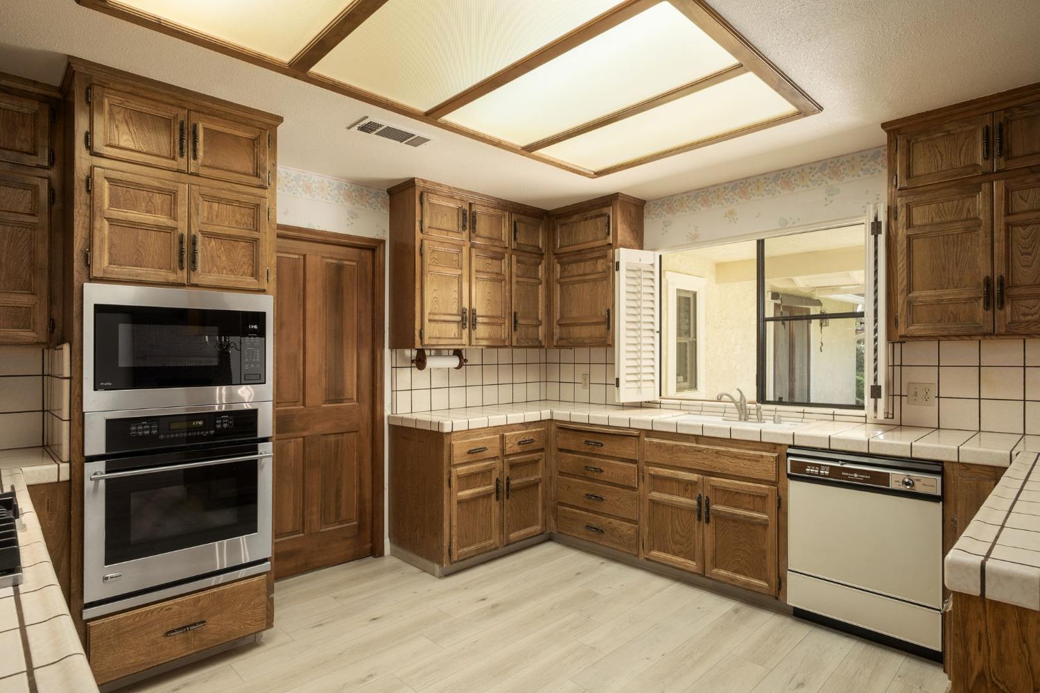 3737 W Minarets Ave, Fresno, CA 93711