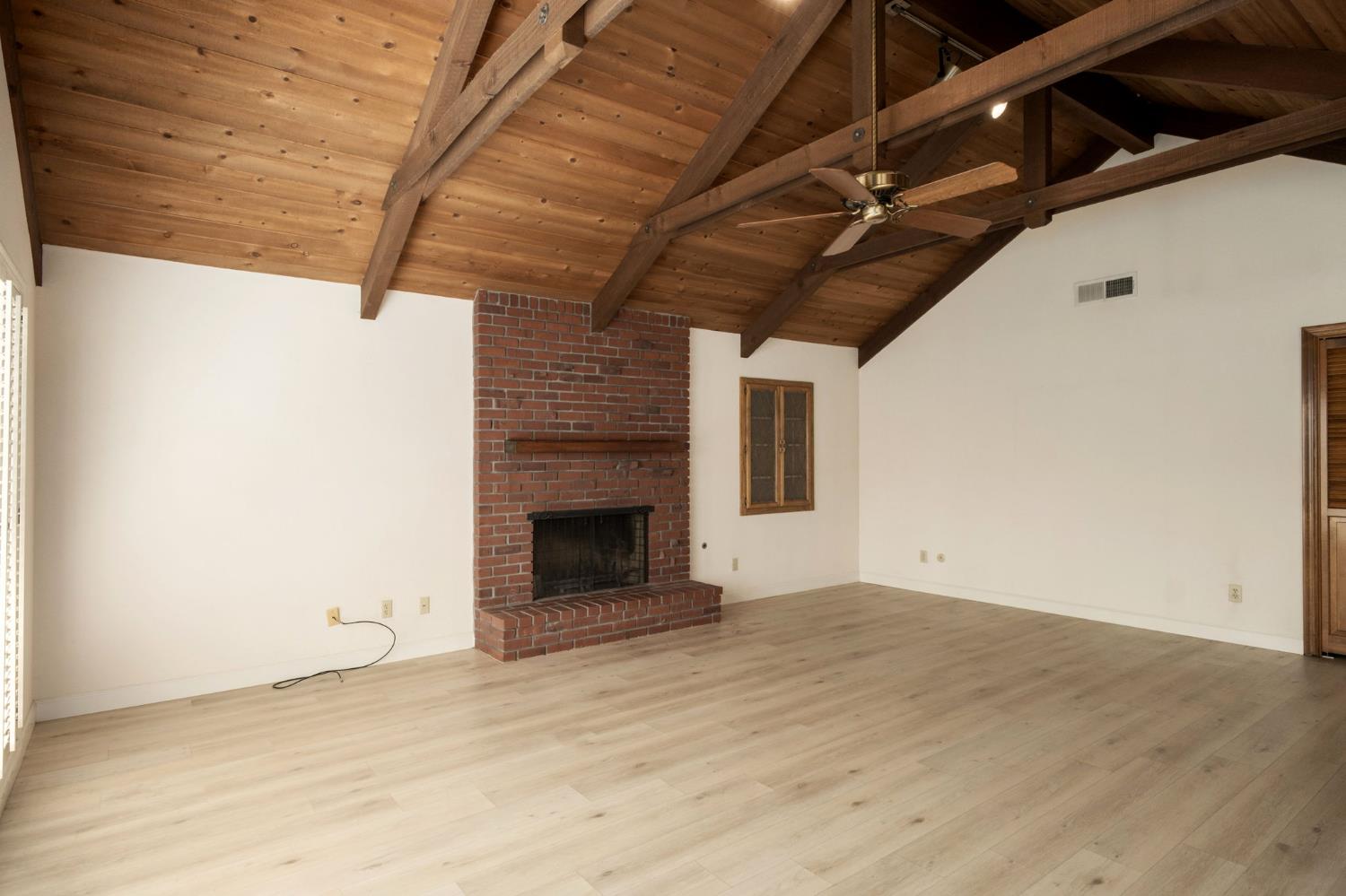 3737 W Minarets Ave, Fresno, CA 93711