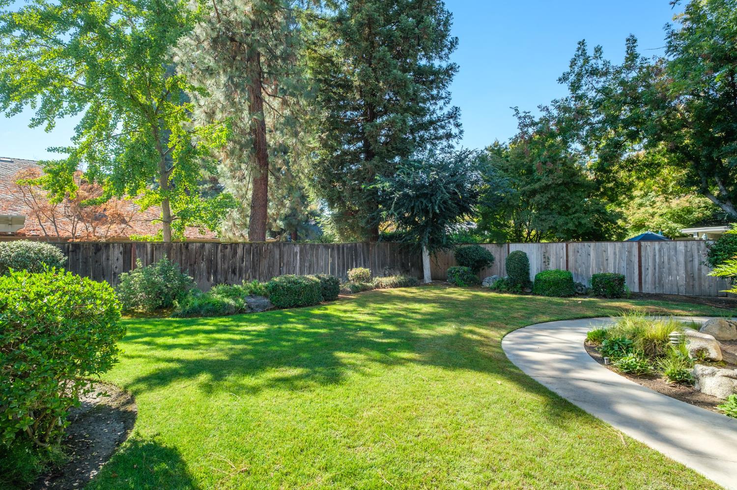 3737 W Minarets Ave, Fresno, CA 93711