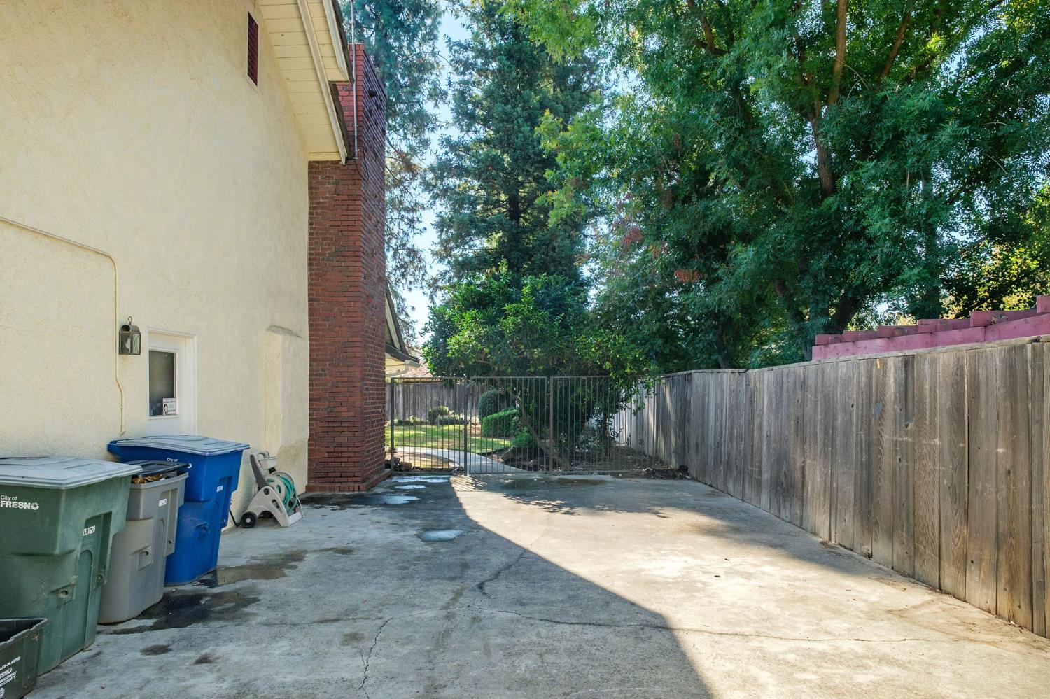 3737 W Minarets Ave, Fresno, CA 93711