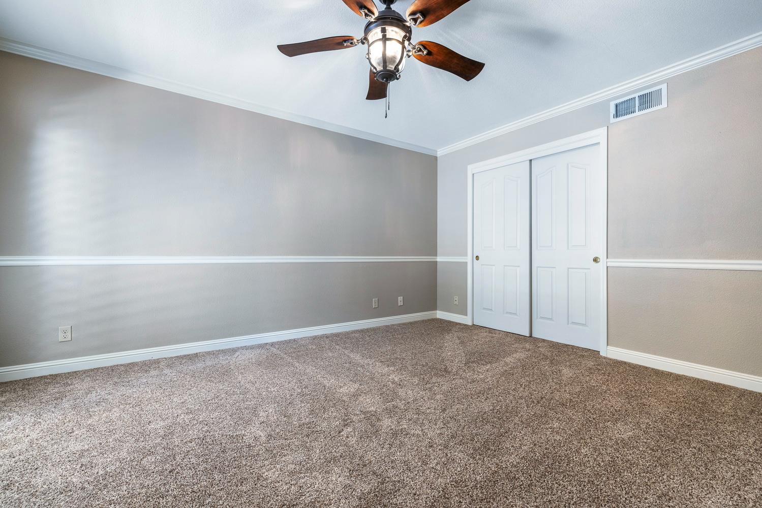 920 E Windsor Cir, Fresno, CA 93720