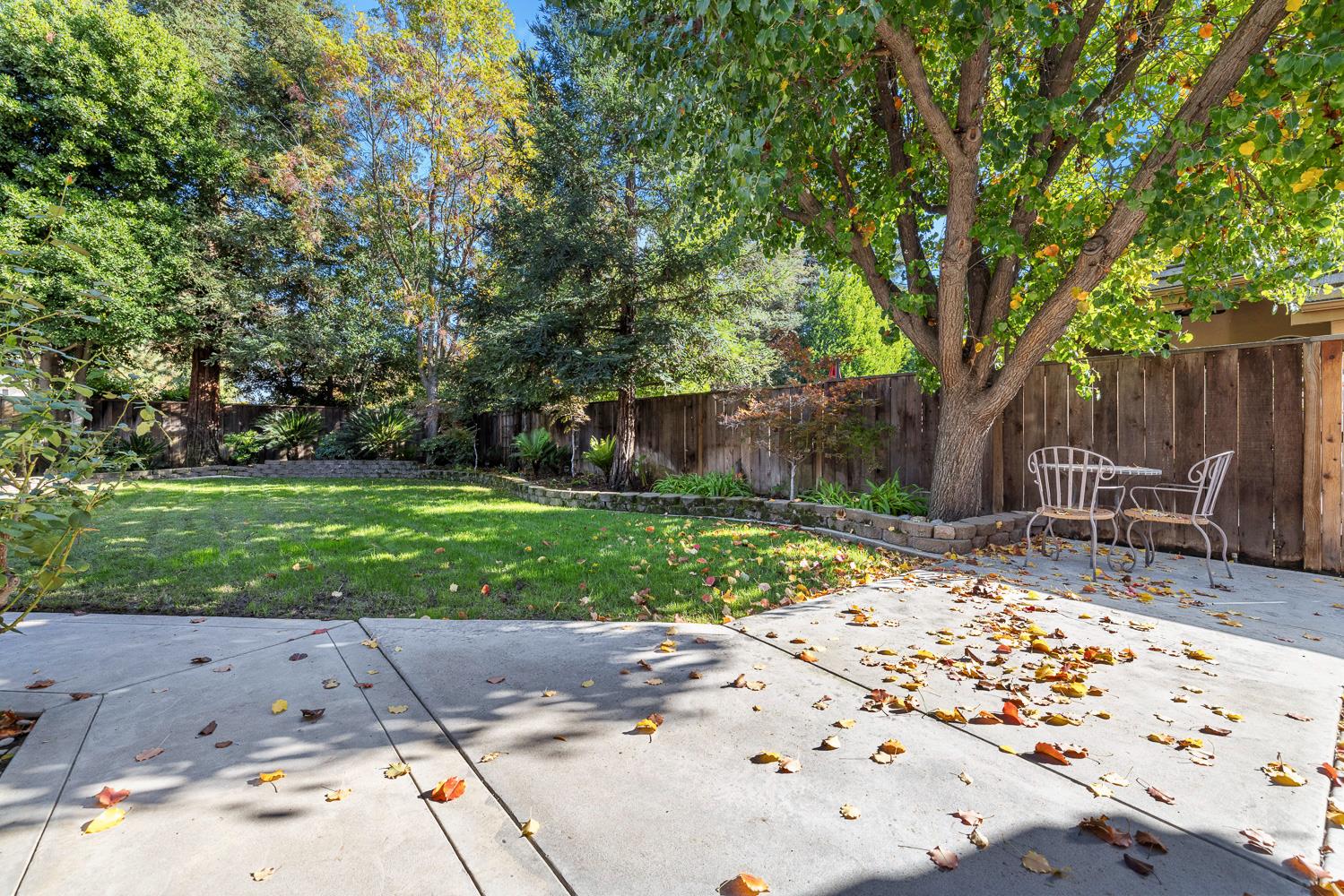 920 E Windsor Cir, Fresno, CA 93720