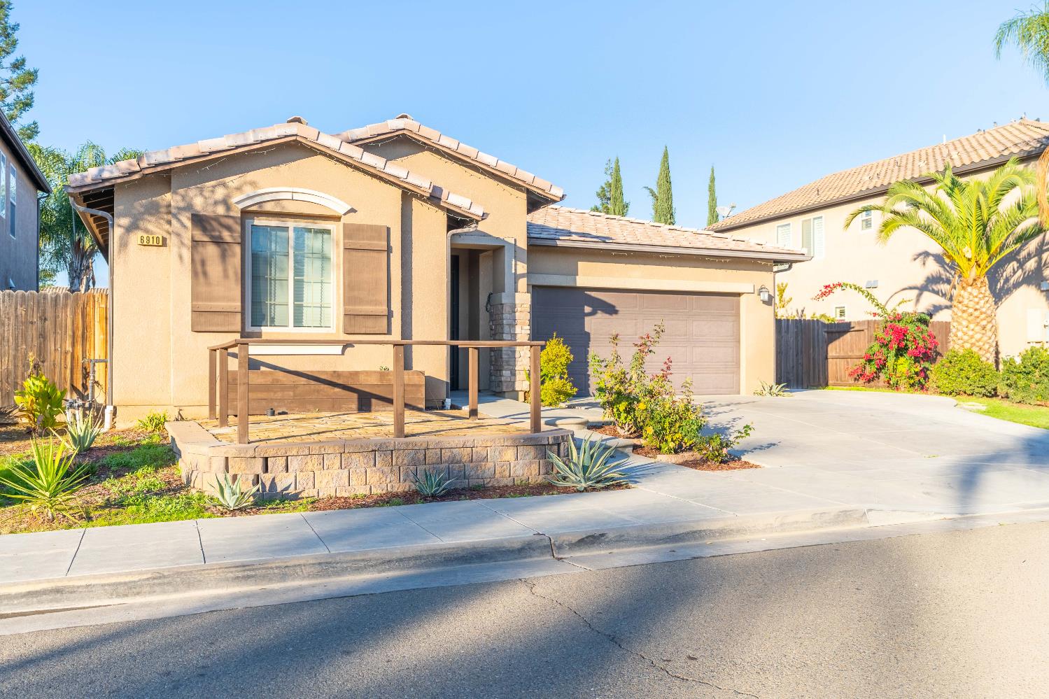 6910 W Gibson Ave, Fresno, CA 93723