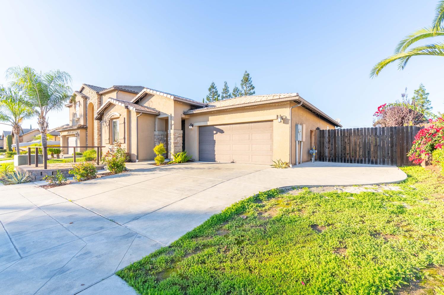 6910 W Gibson Ave, Fresno, CA 93723