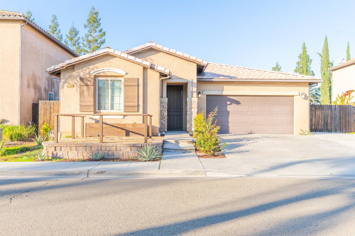 6910 W Gibson Ave, Fresno, CA 93723