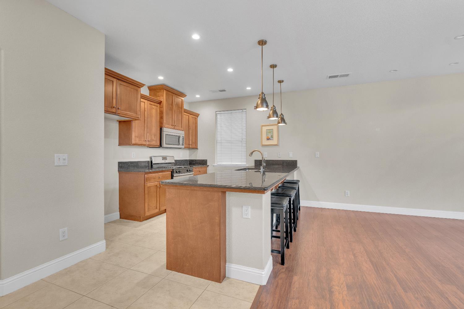 6910 W Gibson Ave, Fresno, CA 93723