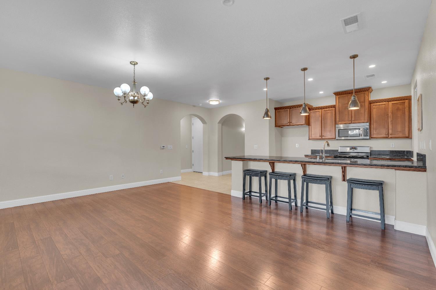 6910 W Gibson Ave, Fresno, CA 93723