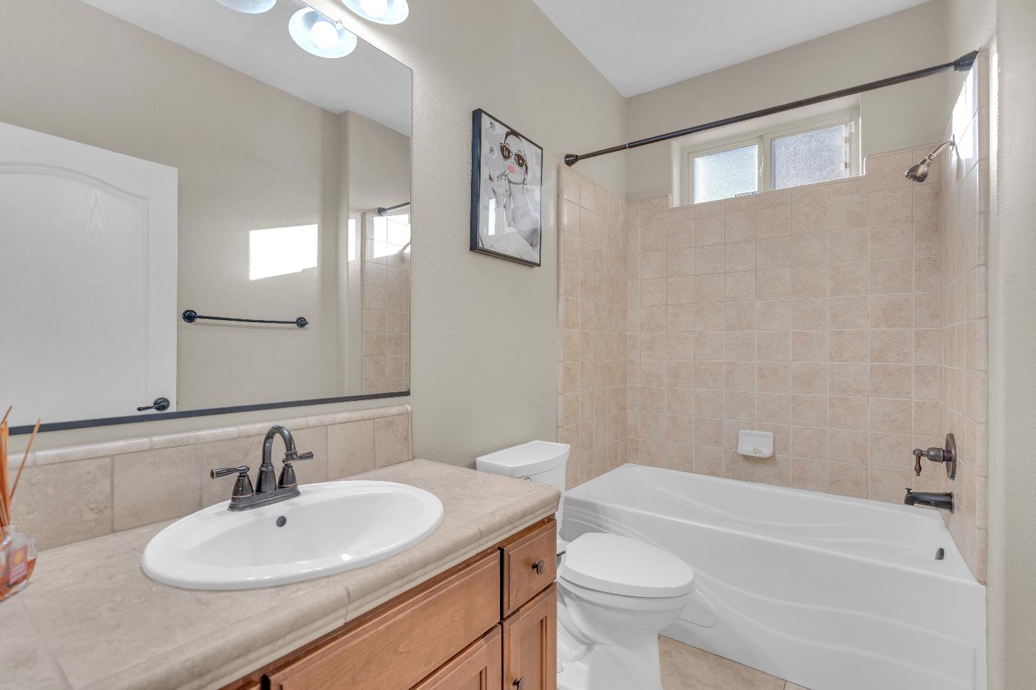 6910 W Gibson Ave, Fresno, CA 93723