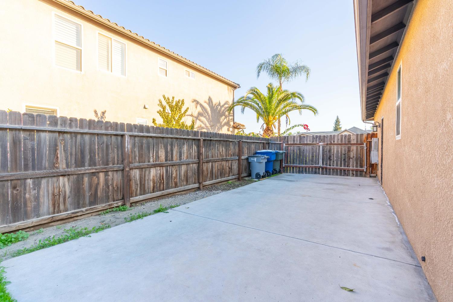 6910 W Gibson Ave, Fresno, CA 93723