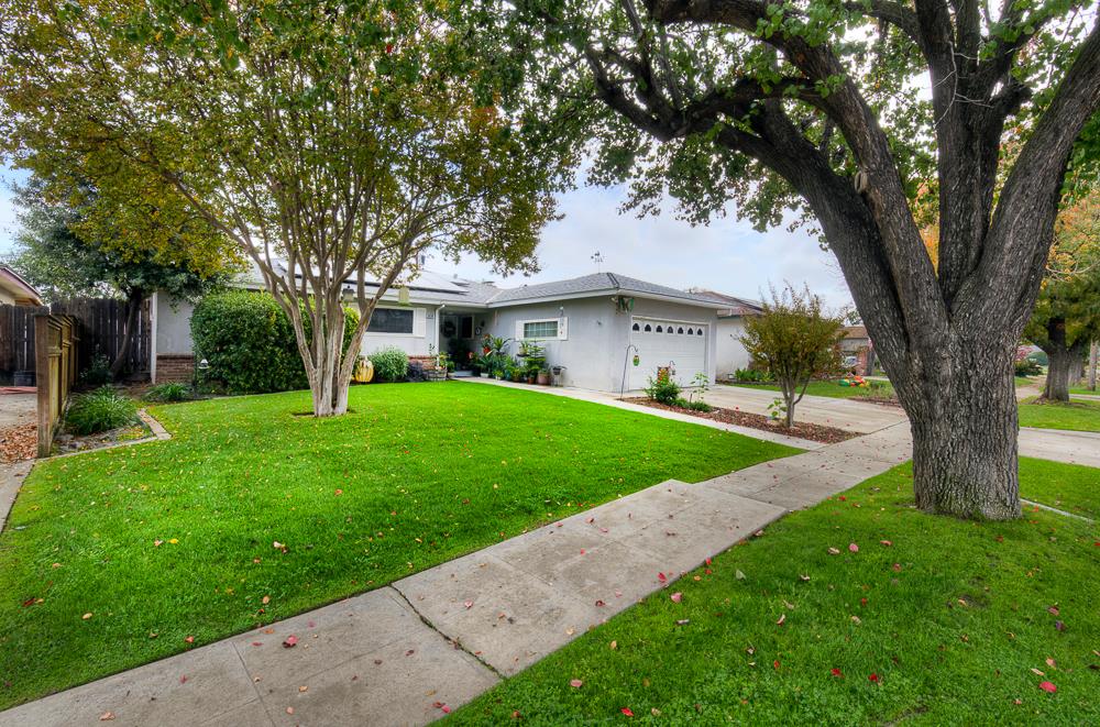 4456 N Dearing Ave, Fresno, CA 93726