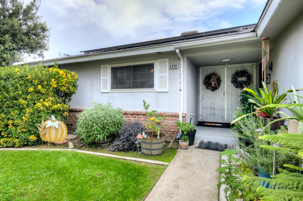 4456 N Dearing Ave, Fresno, CA 93726