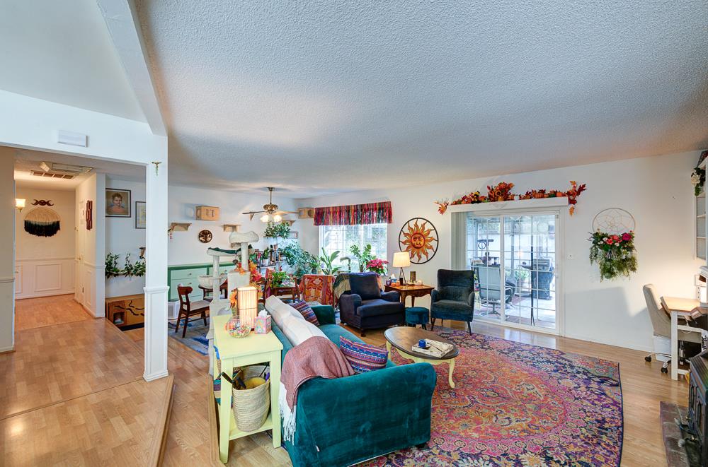 4456 N Dearing Ave, Fresno, CA 93726