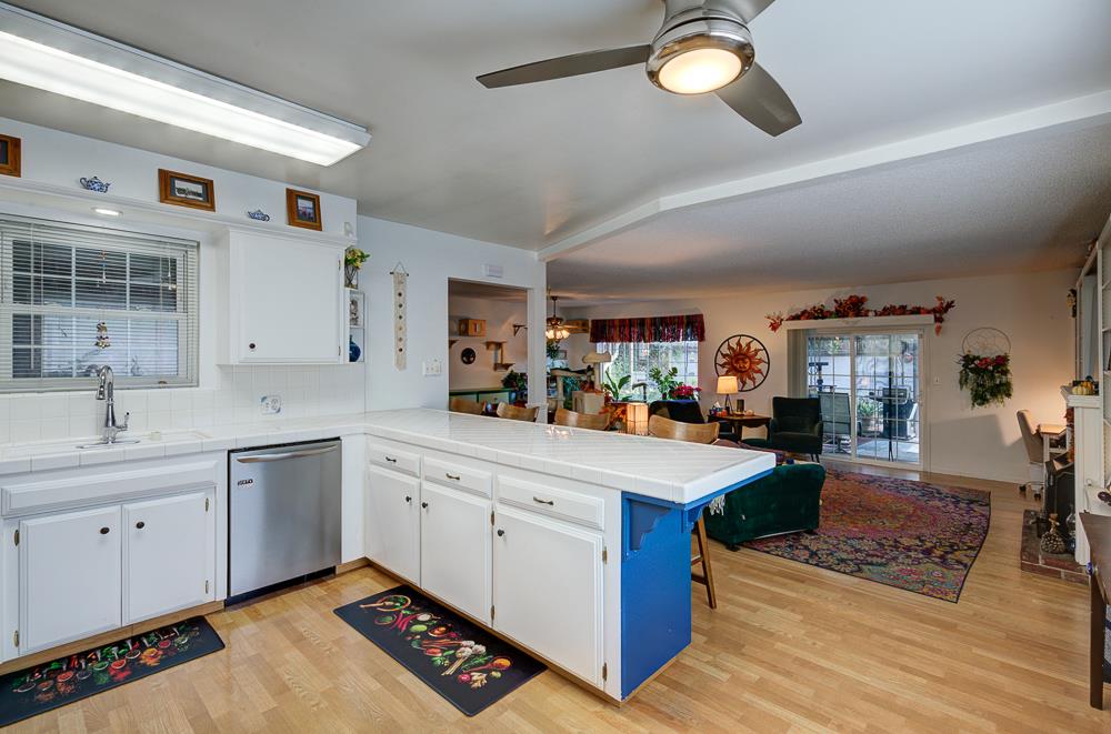 4456 N Dearing Ave, Fresno, CA 93726