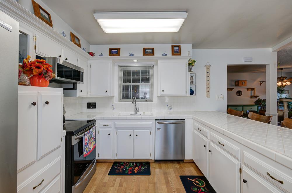 4456 N Dearing Ave, Fresno, CA 93726