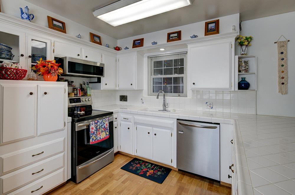 4456 N Dearing Ave, Fresno, CA 93726