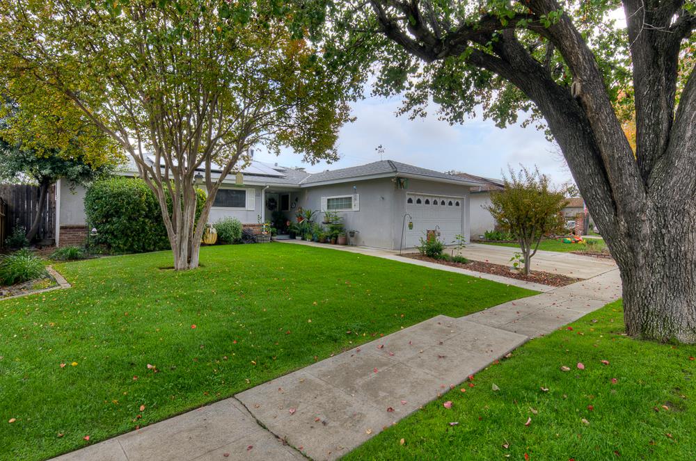 4456 N Dearing Ave, Fresno, CA 93726
