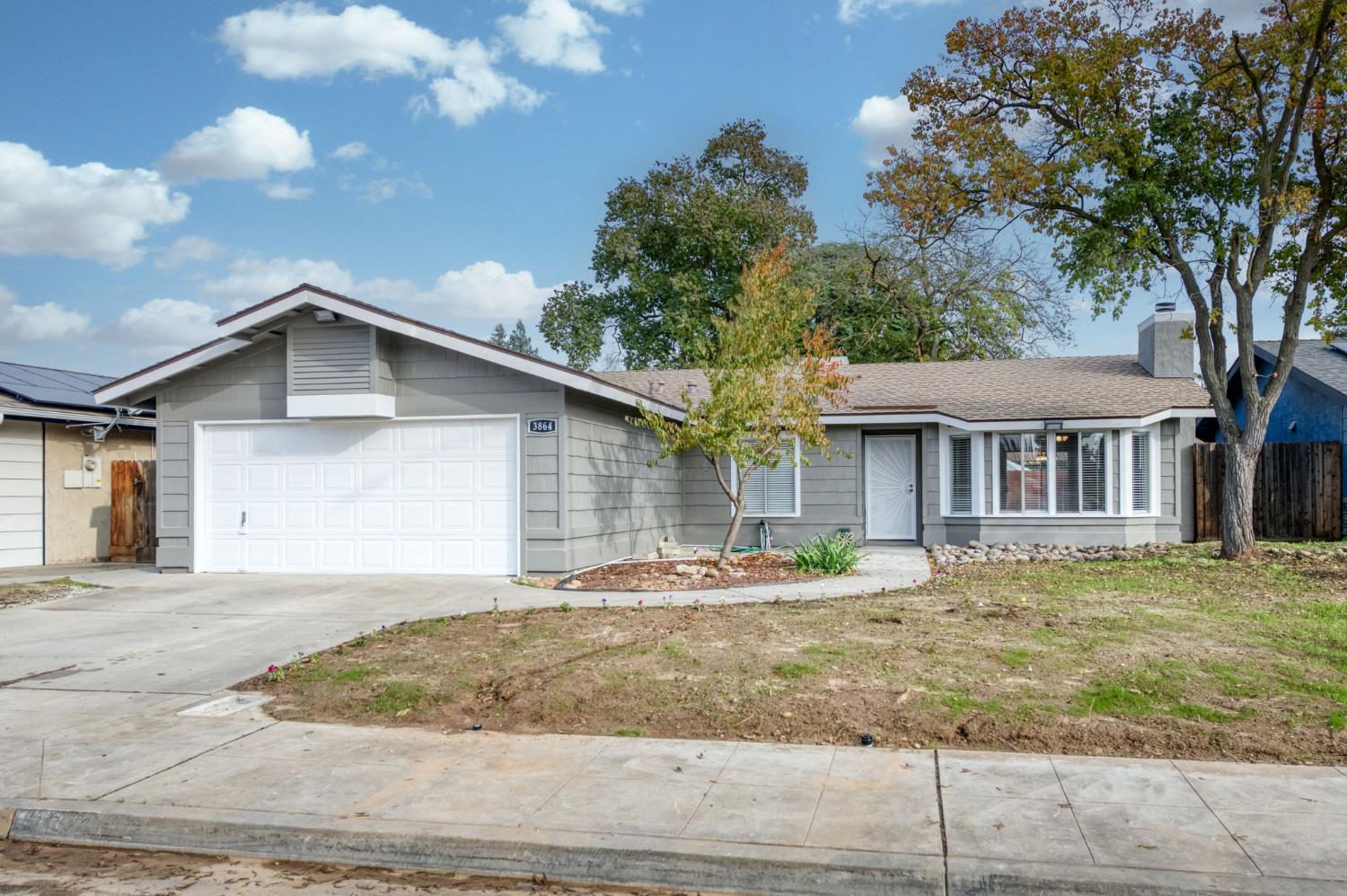 3864 N Forestiere Ave, Fresno, CA 93722