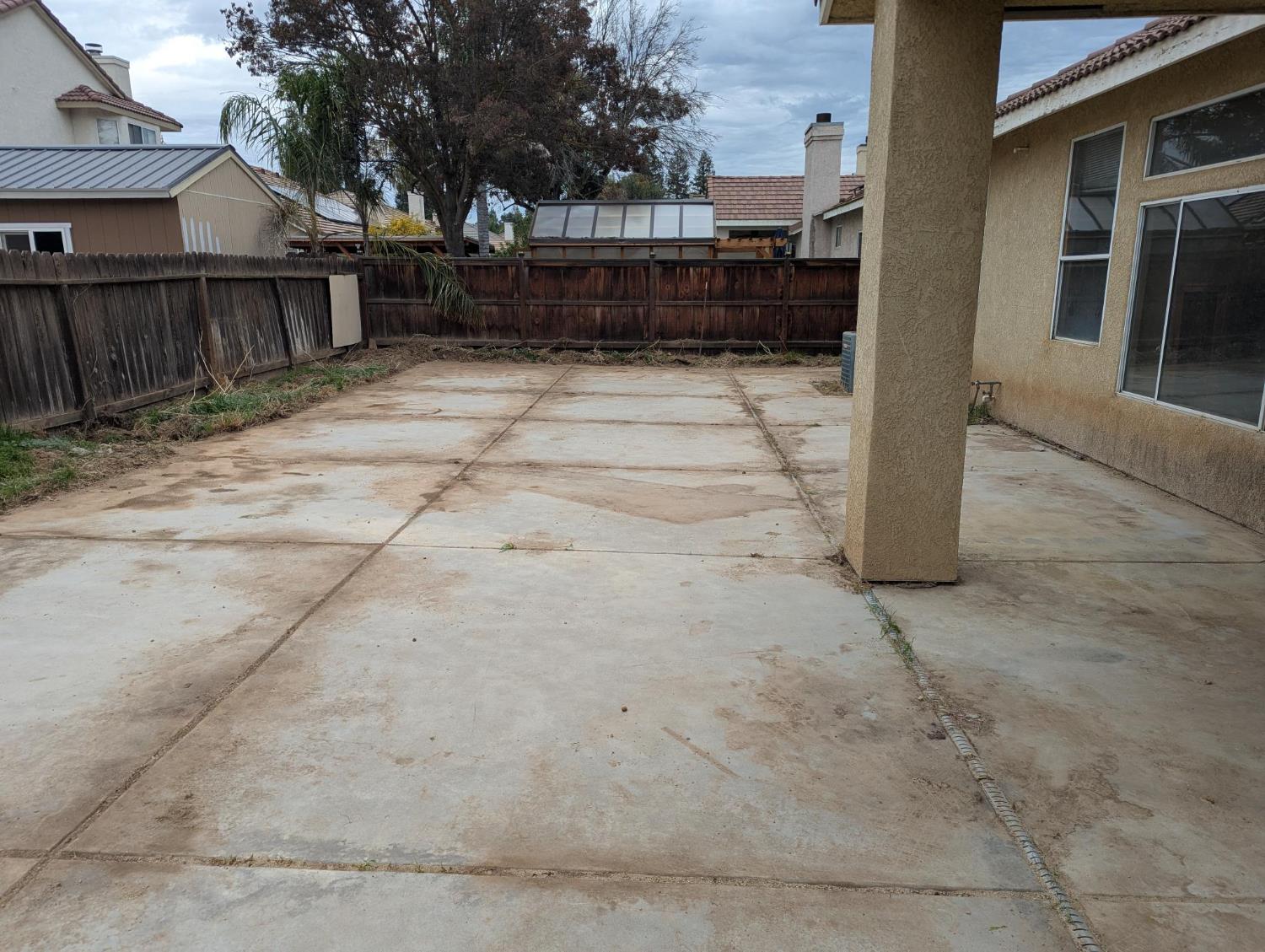 7711 N Ivanhoe Ave, Fresno, CA 93722